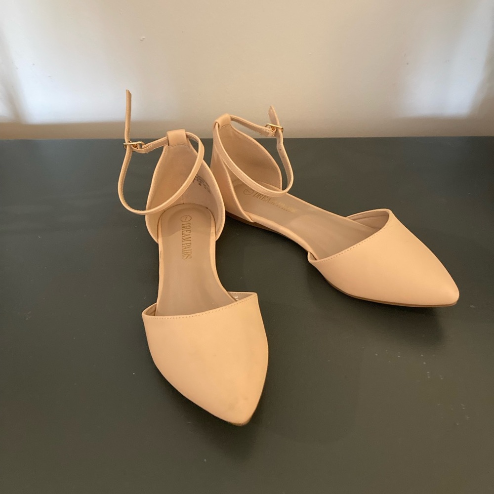 Point toed flats